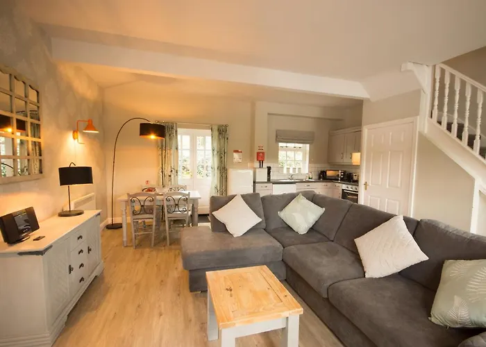Tissington Cottage- Darwin Lake Holiday Village